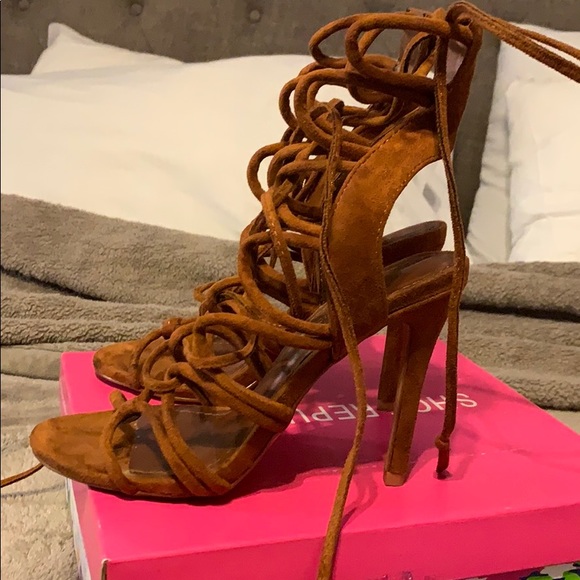 Chestnut laced up heels - Picture 2 of 3